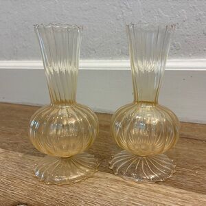 Kim Seybert Tess Bud Vase Champagne Glass Ribbed Scalloped Base Set of 2